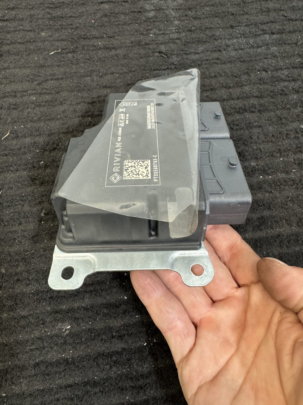 2025 Rivian R1T R1S SRS Restraint Control Module OEM PT00598783-C - eBay image 5