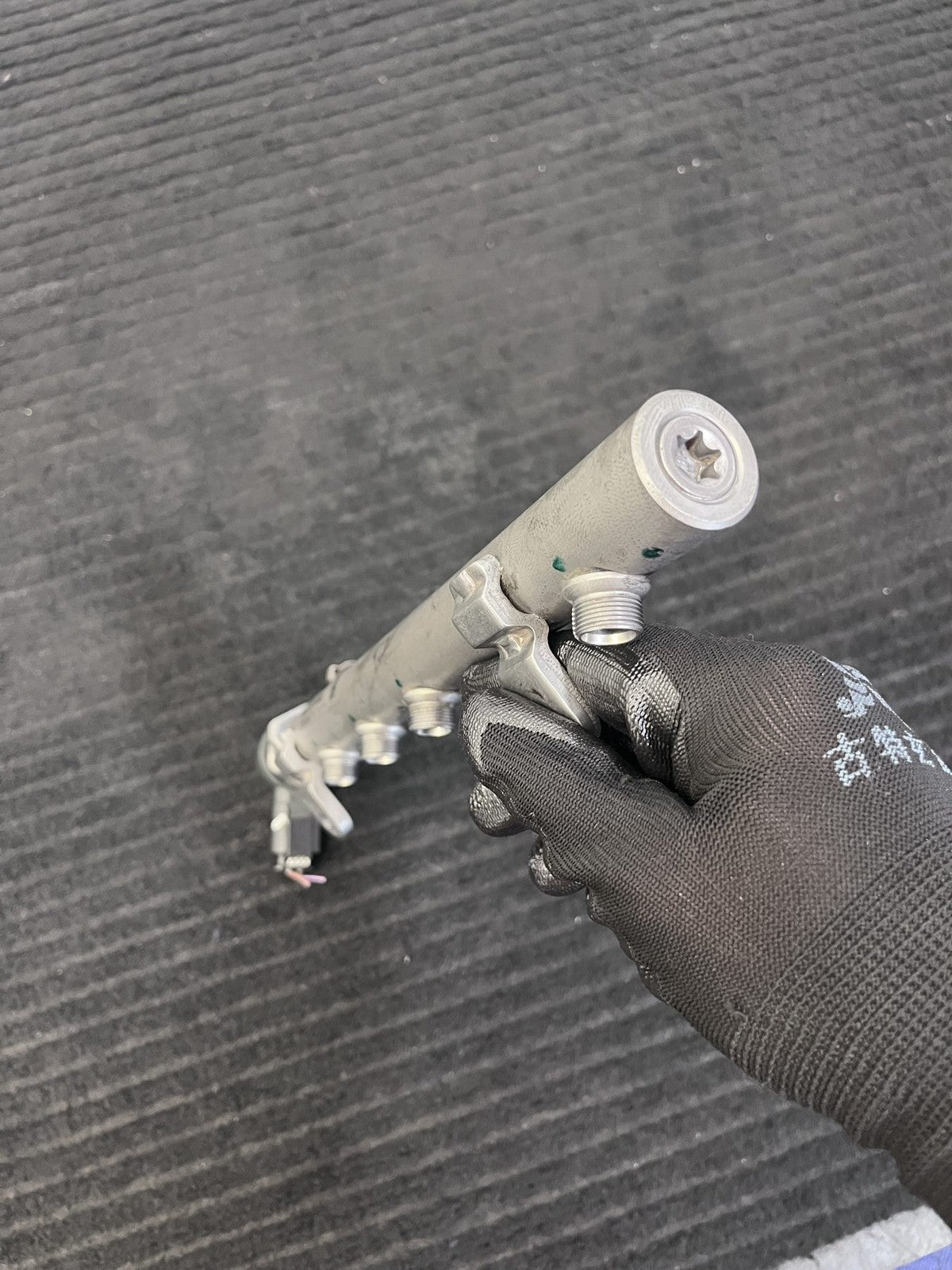 2010-2022 Mercedes-Benz Sprinter OM642 Left Fuel Rail OEM A6420702795 - eBay image 6