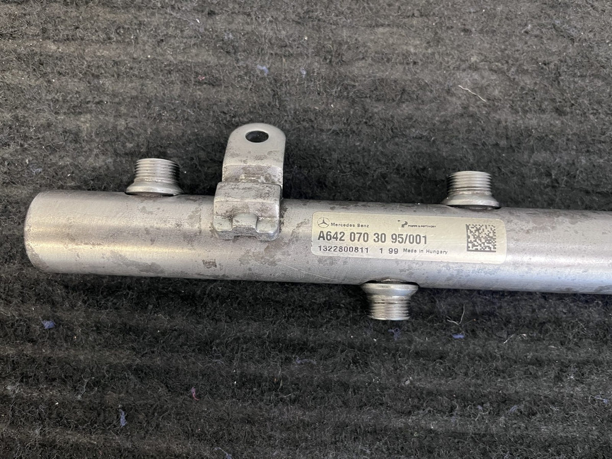 2010-2022 Mercedes-Benz Sprinter OM642 Right Fuel Rail OEM A6420703095 - eBay image 2