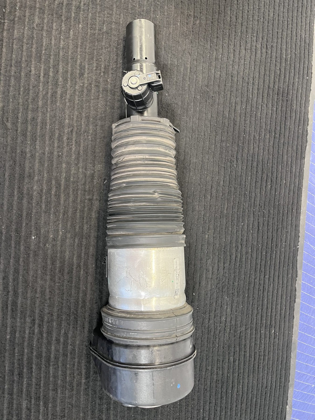 2019-2025 BMW X5 G05 Front Right Air Suspension Strut OEM 37106892426 - eBay image 5