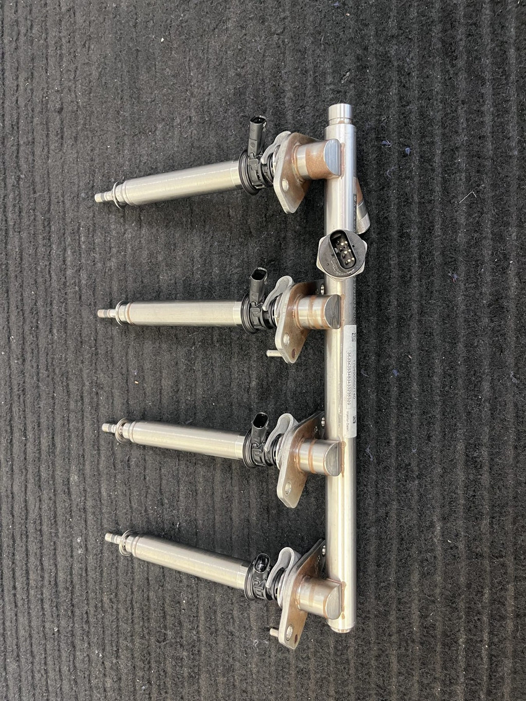 2015-2019 Mercedes-Benz C300 GLC300 E300 Fuel Rail 4 Injectors OEM A2740703800 - eBay image 4