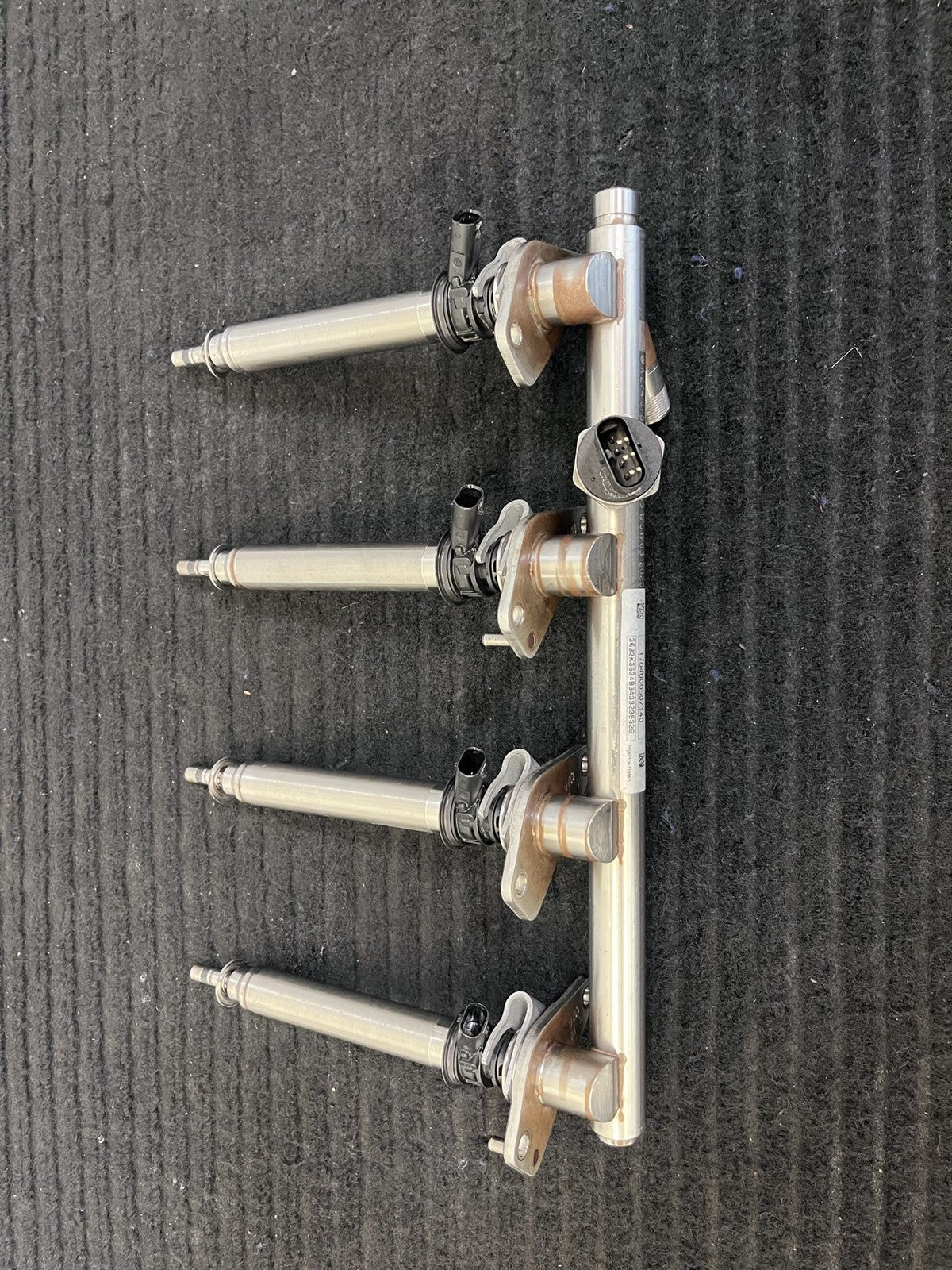 2015-2019 Mercedes-Benz C300 GLC300 E300 Fuel Rail 4 Injectors OEM A2740703800 - eBay image 4
