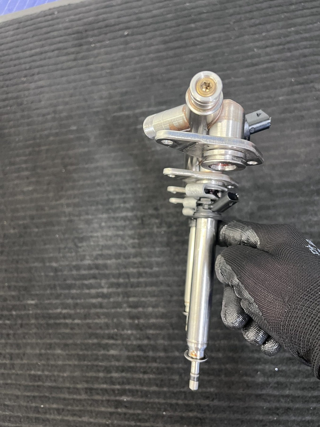 2015-2019 Mercedes-Benz C300 GLC300 E300 Fuel Rail 2 Injectors OEM A2740703800 - eBay image 10