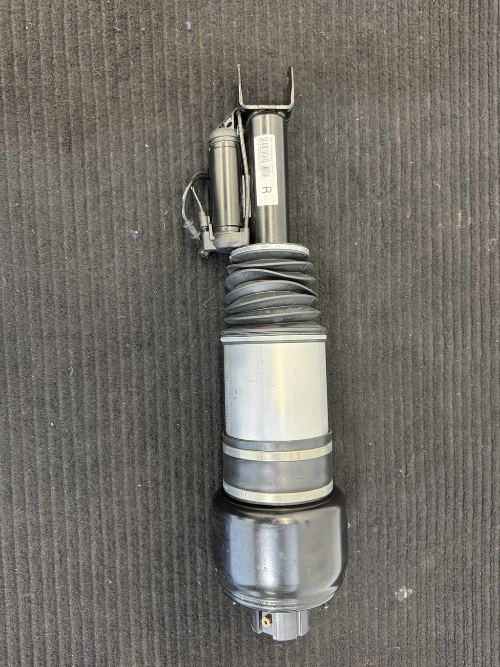 2003-2011 Mercedes-Benz E55 E63 CLS55 CLS63 Front Right Air Strut A2113205438 - eBay image 1